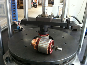 Winding expansion machine for Starter armature rotor wire to slot beside the commutator